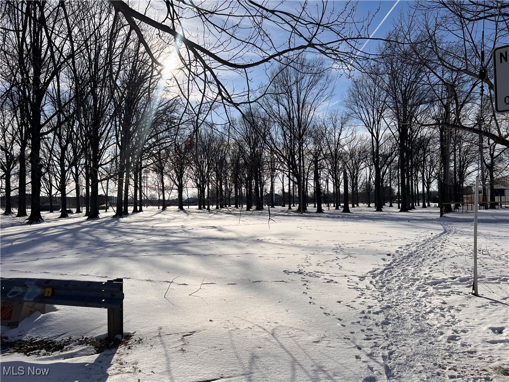 23151 Blackstone Avenue