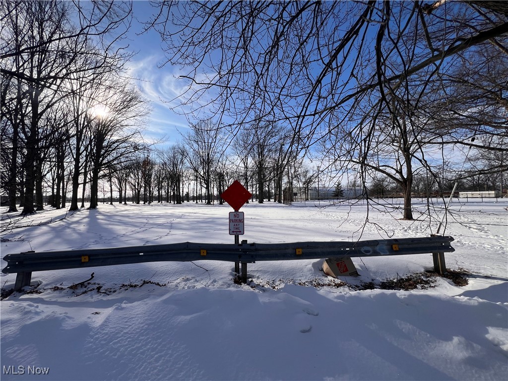 23151 Blackstone Avenue