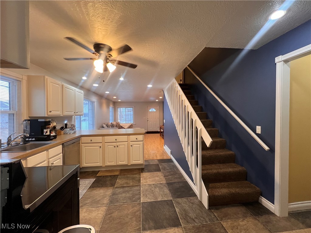 23151 Blackstone Avenue