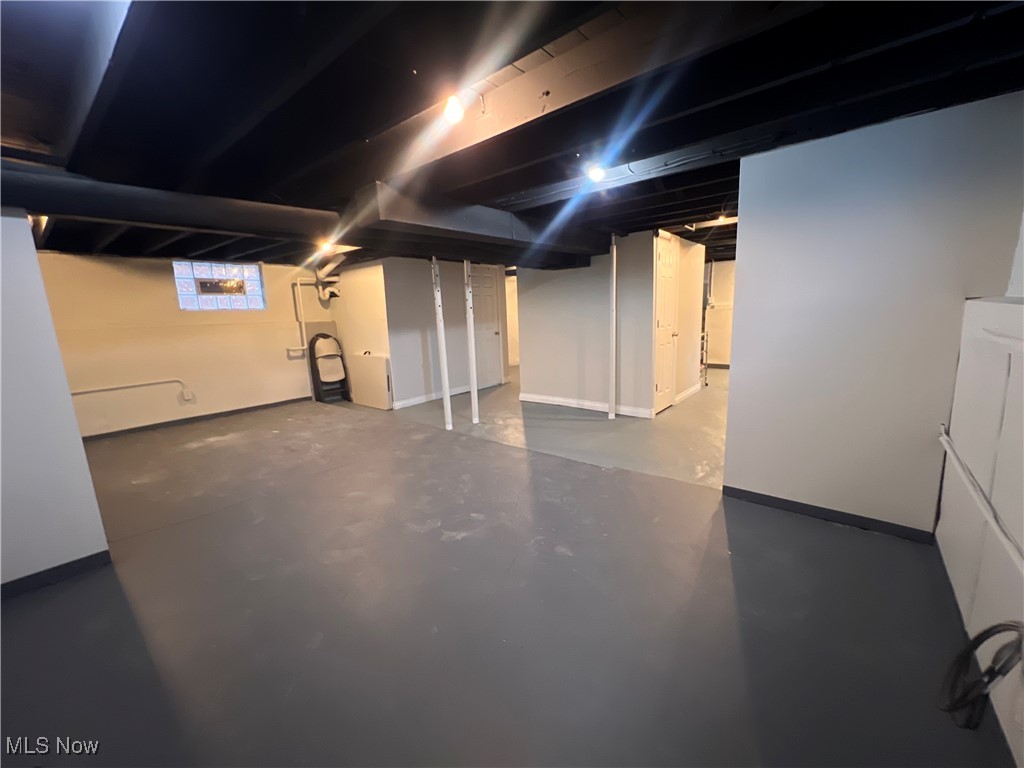 23151 Blackstone Avenue