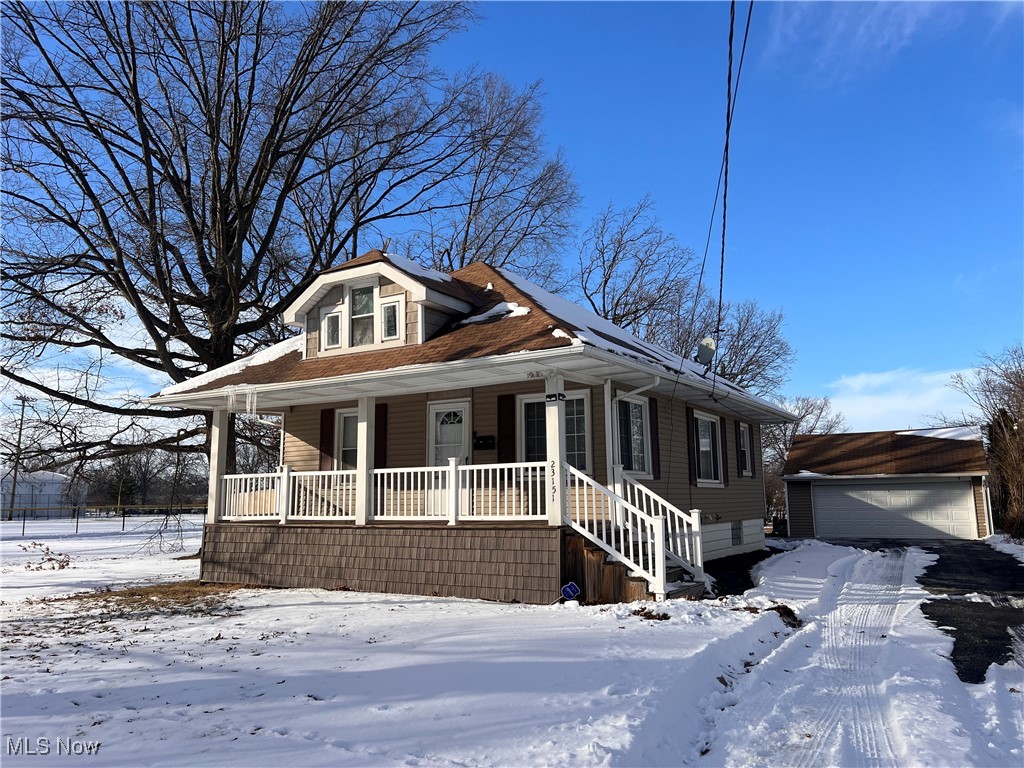 23151 Blackstone Avenue