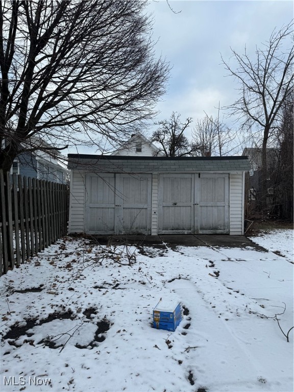 15907 Huntmere Avenue