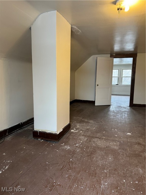 15907 Huntmere Avenue