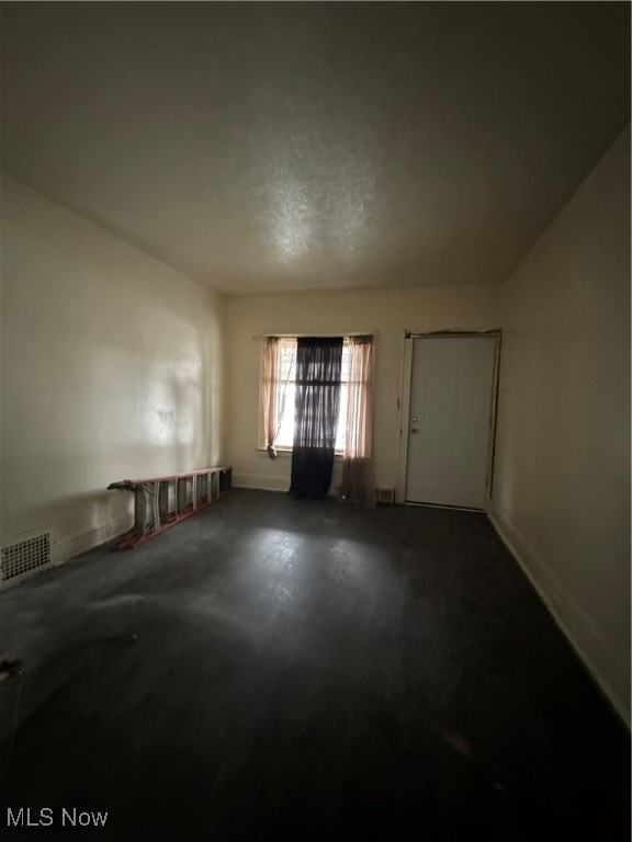 15907 Huntmere Avenue