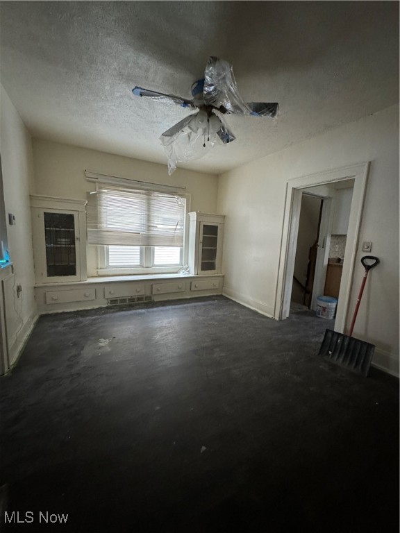 15907 Huntmere Avenue