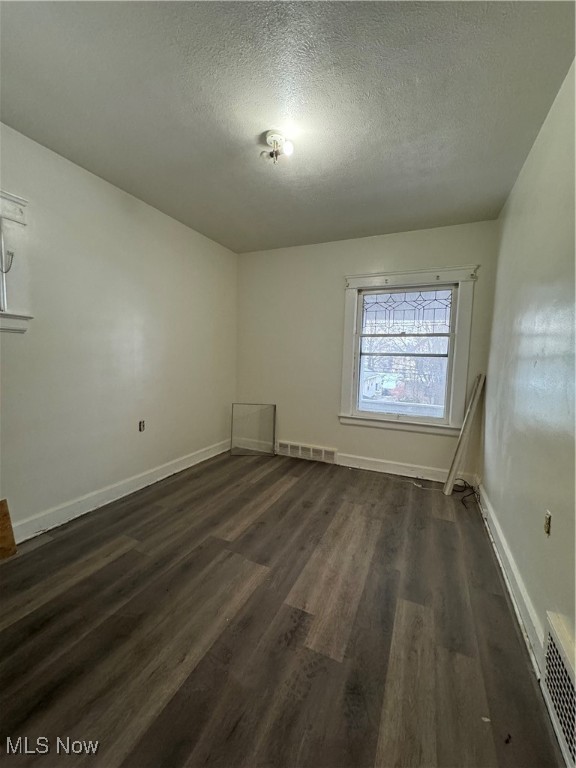 15907 Huntmere Avenue