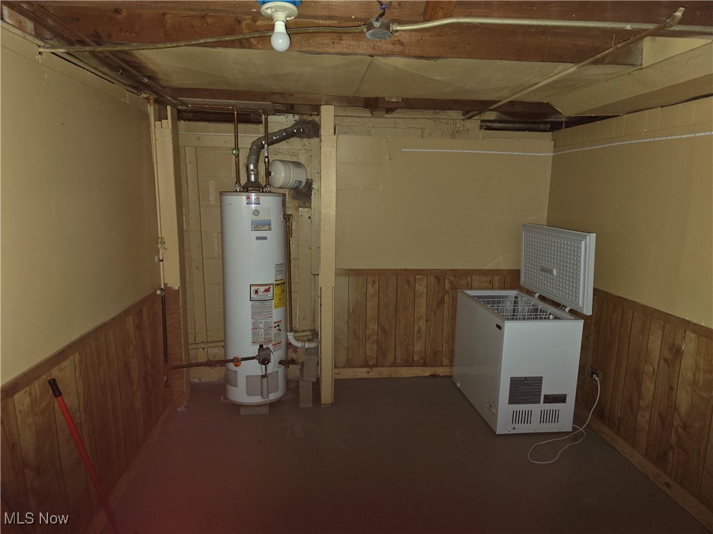 8205 Grand Division Avenue