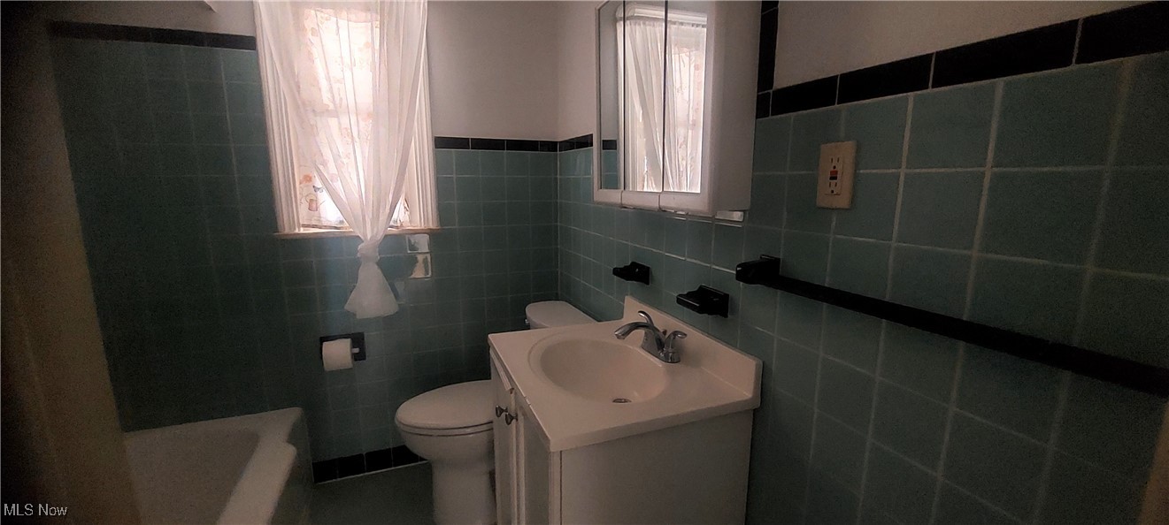 8205 Grand Division Avenue