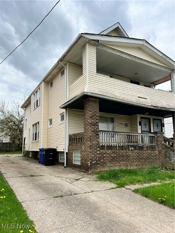 11902 Angelus Avenue