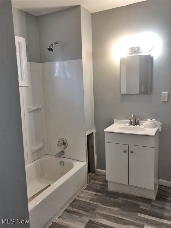 13912 Baldwin Avenue