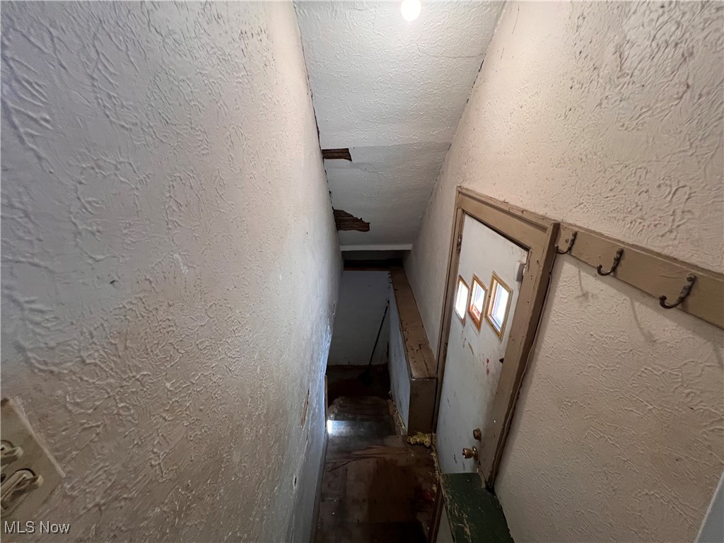 16007 Elderwood Avenue