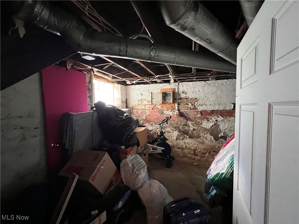 16007 Elderwood Avenue