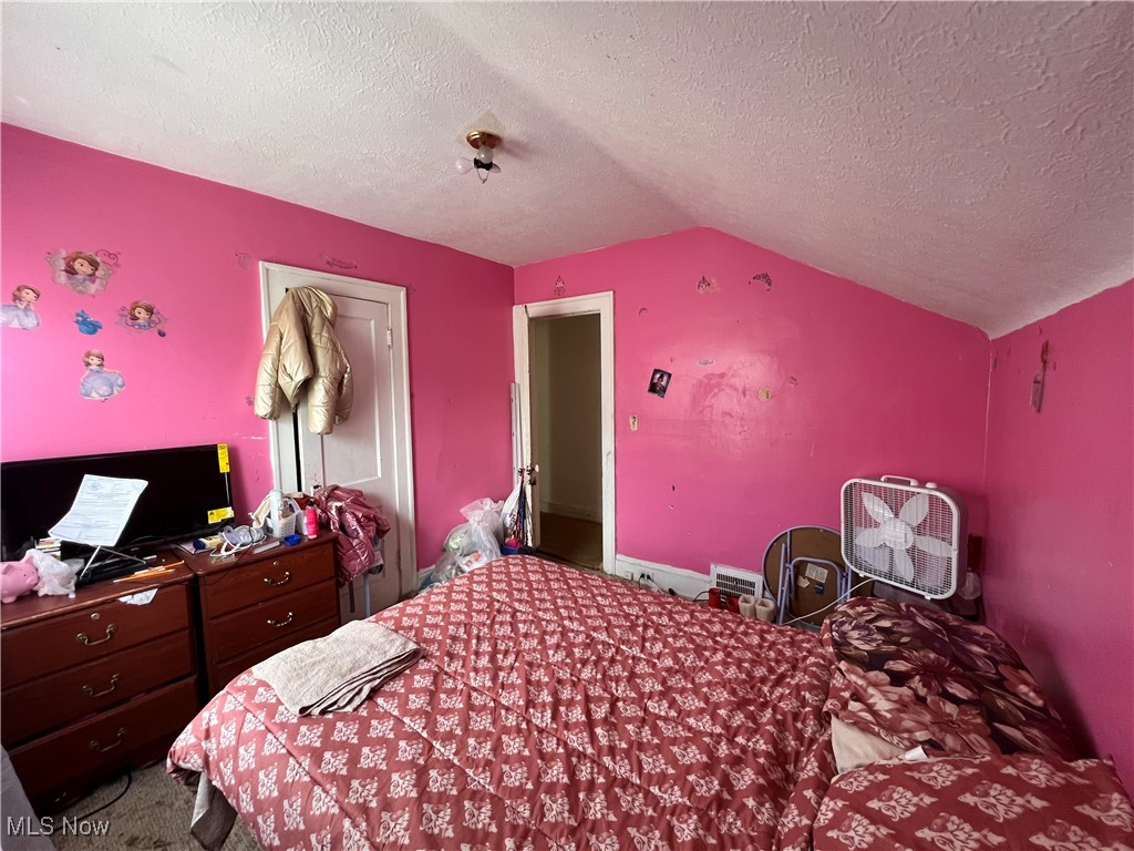 16007 Elderwood Avenue