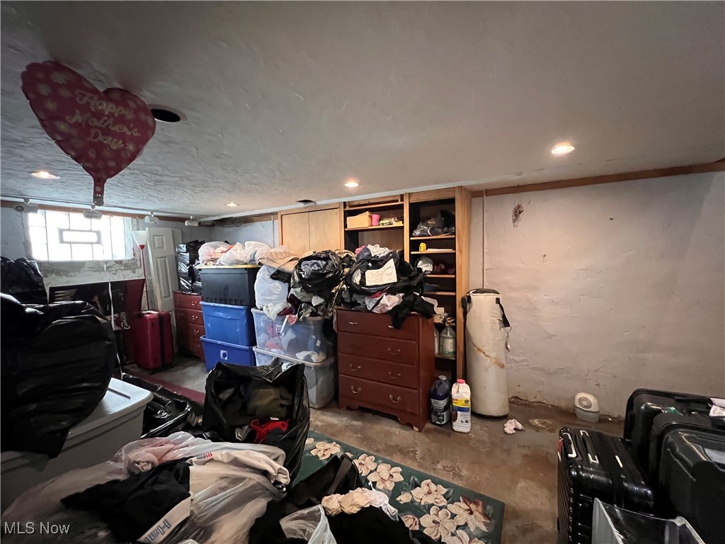 16007 Elderwood Avenue