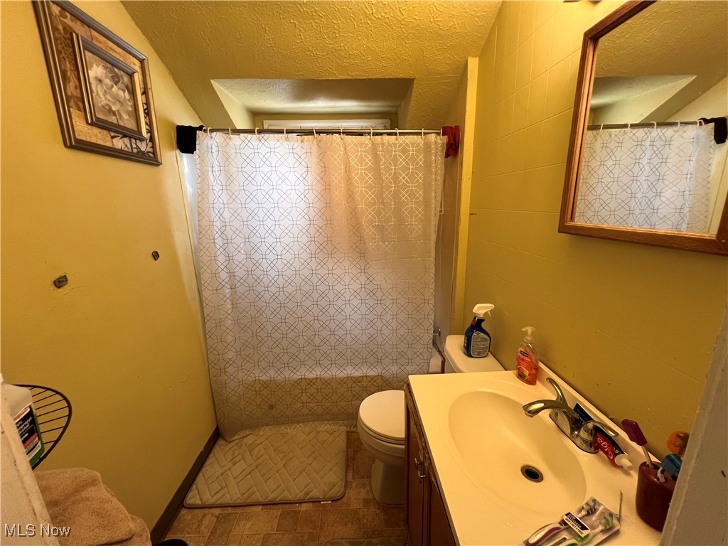 16007 Elderwood Avenue