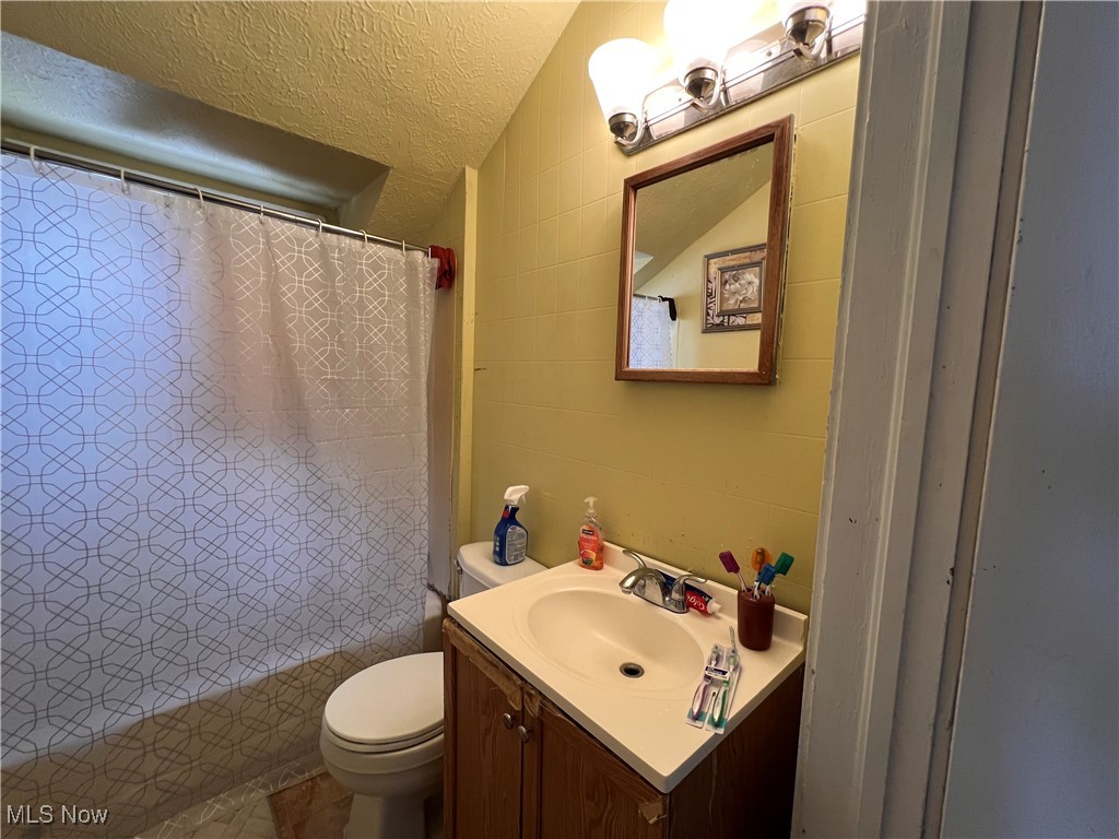 16007 Elderwood Avenue