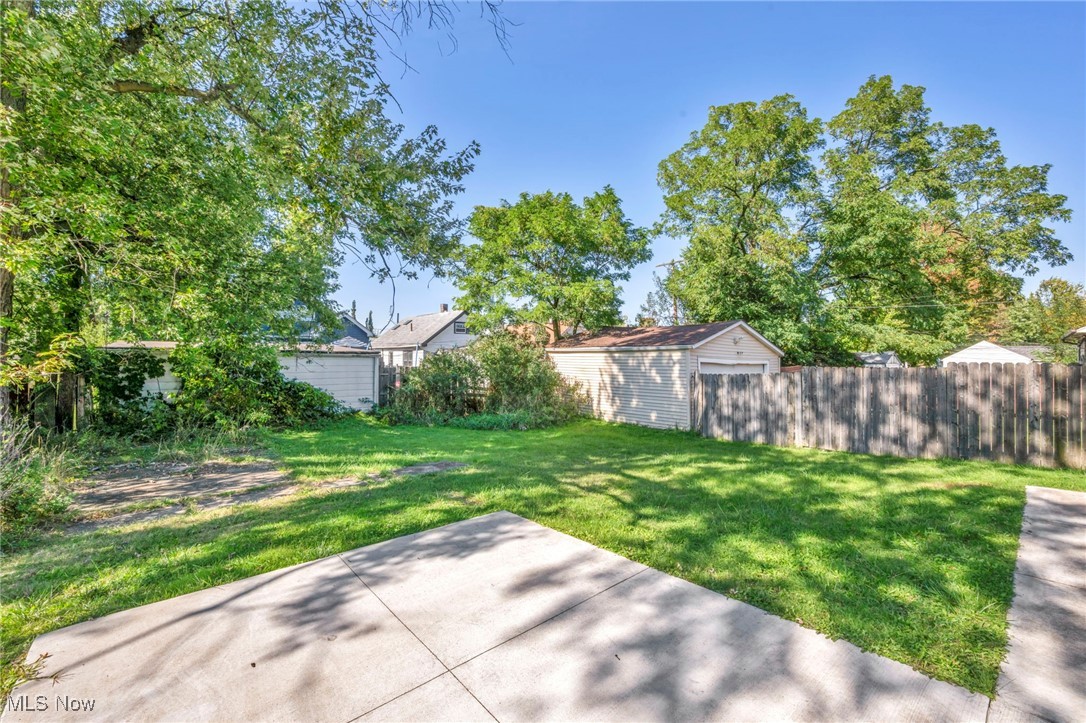 5570 Dalewood Avenue