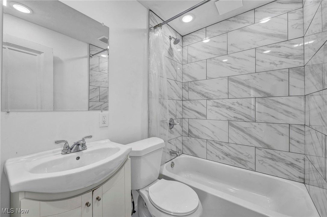 5570 Dalewood Avenue