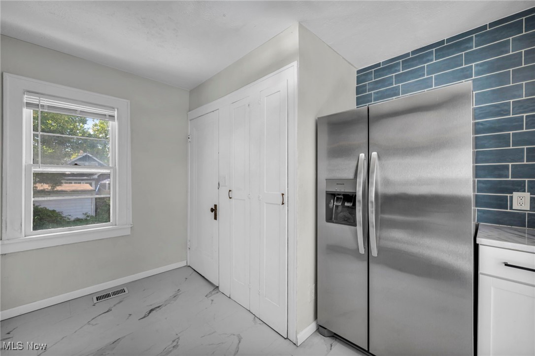 5570 Dalewood Avenue