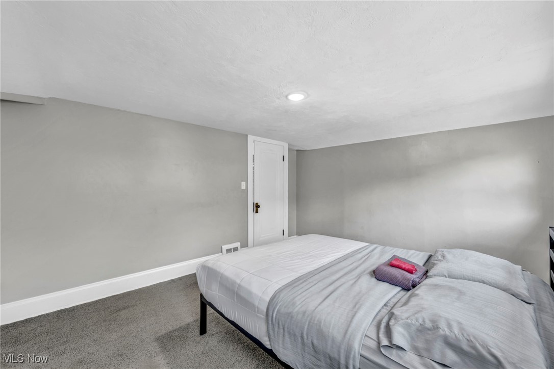 5570 Dalewood Avenue