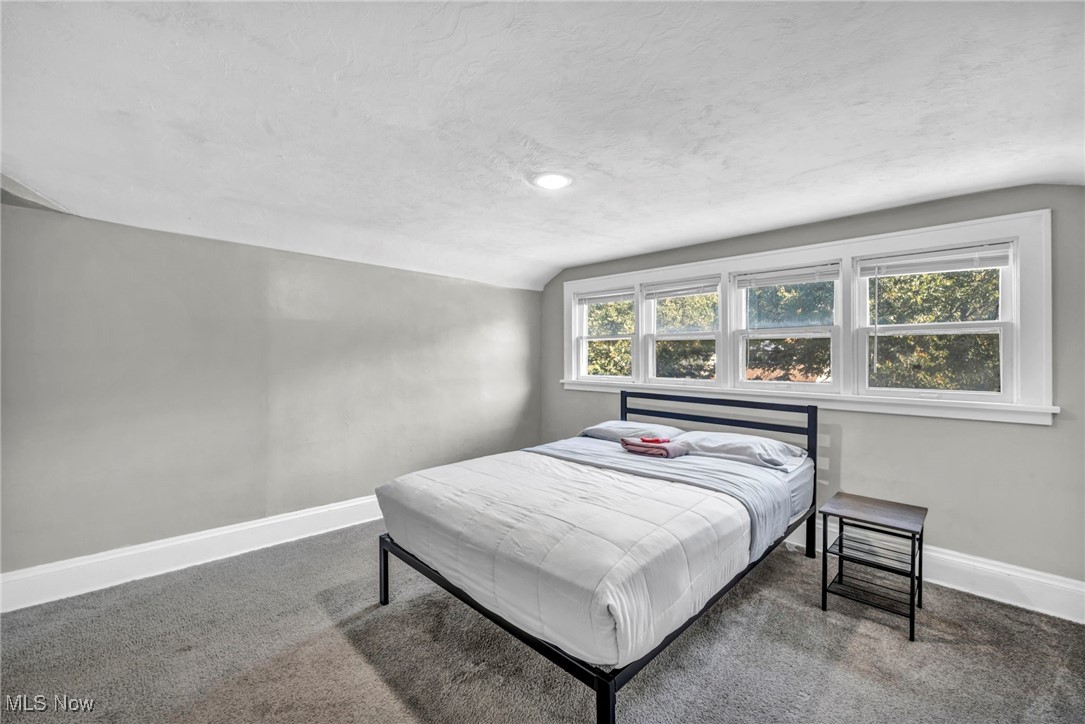 5570 Dalewood Avenue