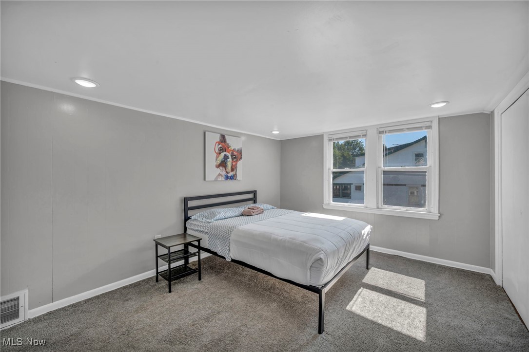 5570 Dalewood Avenue