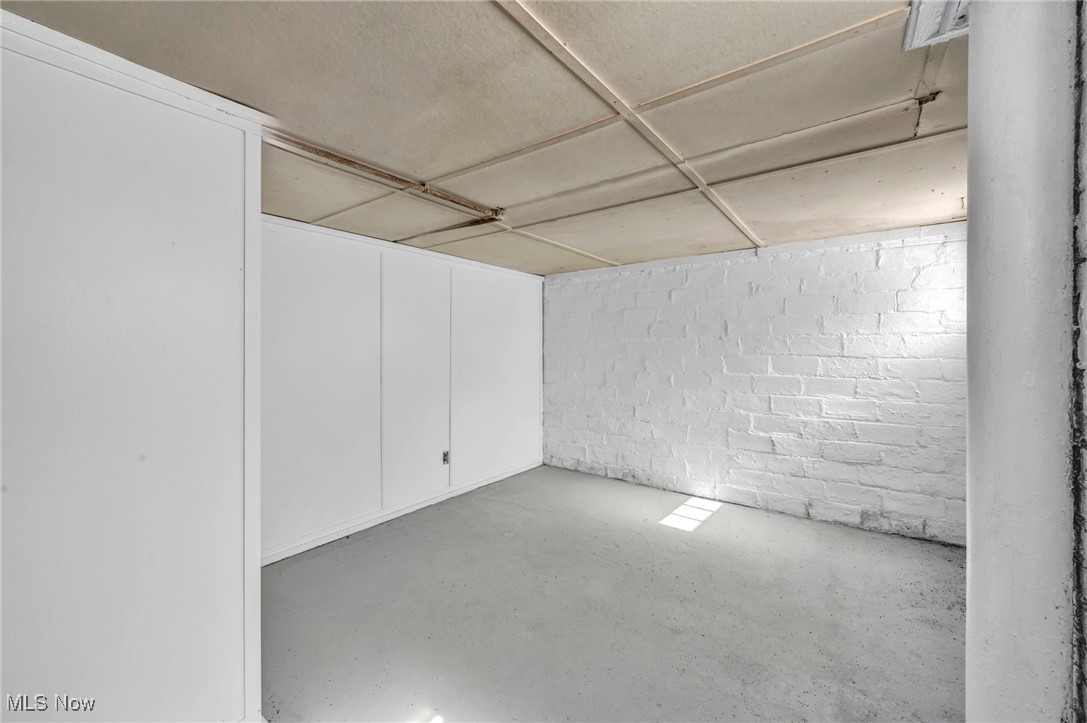 5570 Dalewood Avenue