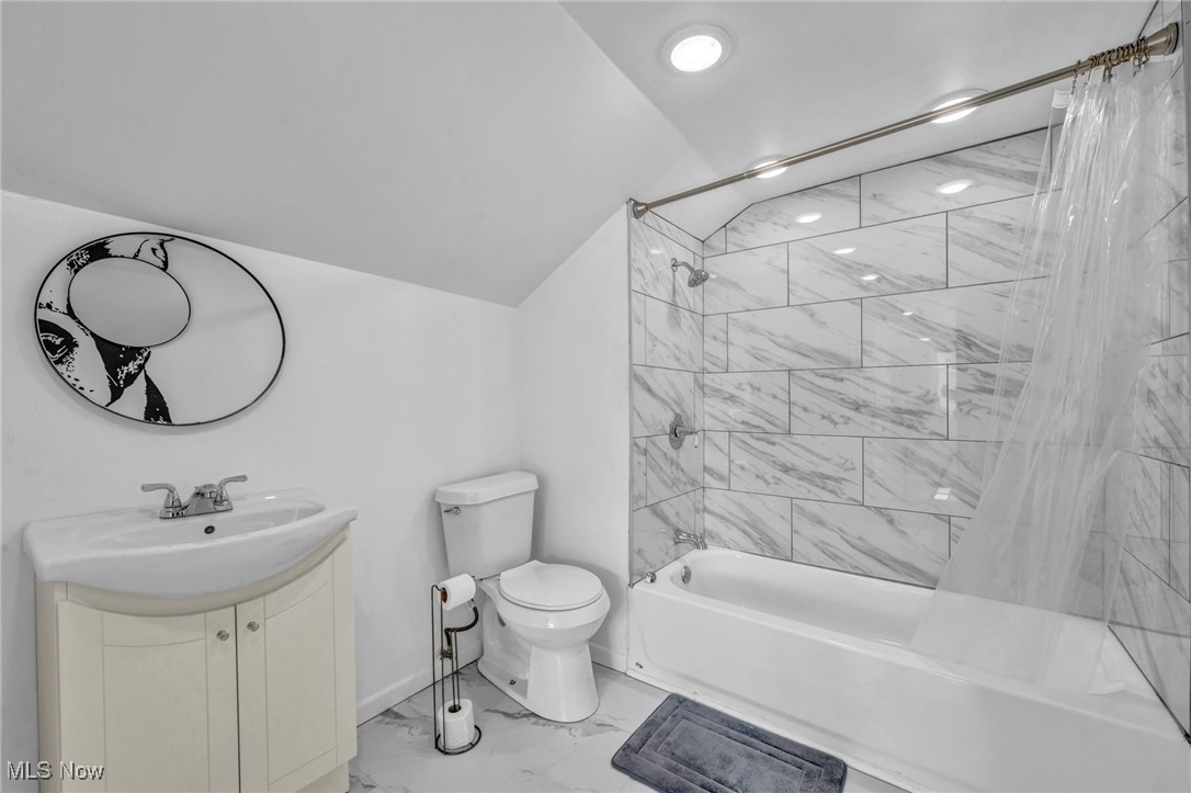 5570 Dalewood Avenue