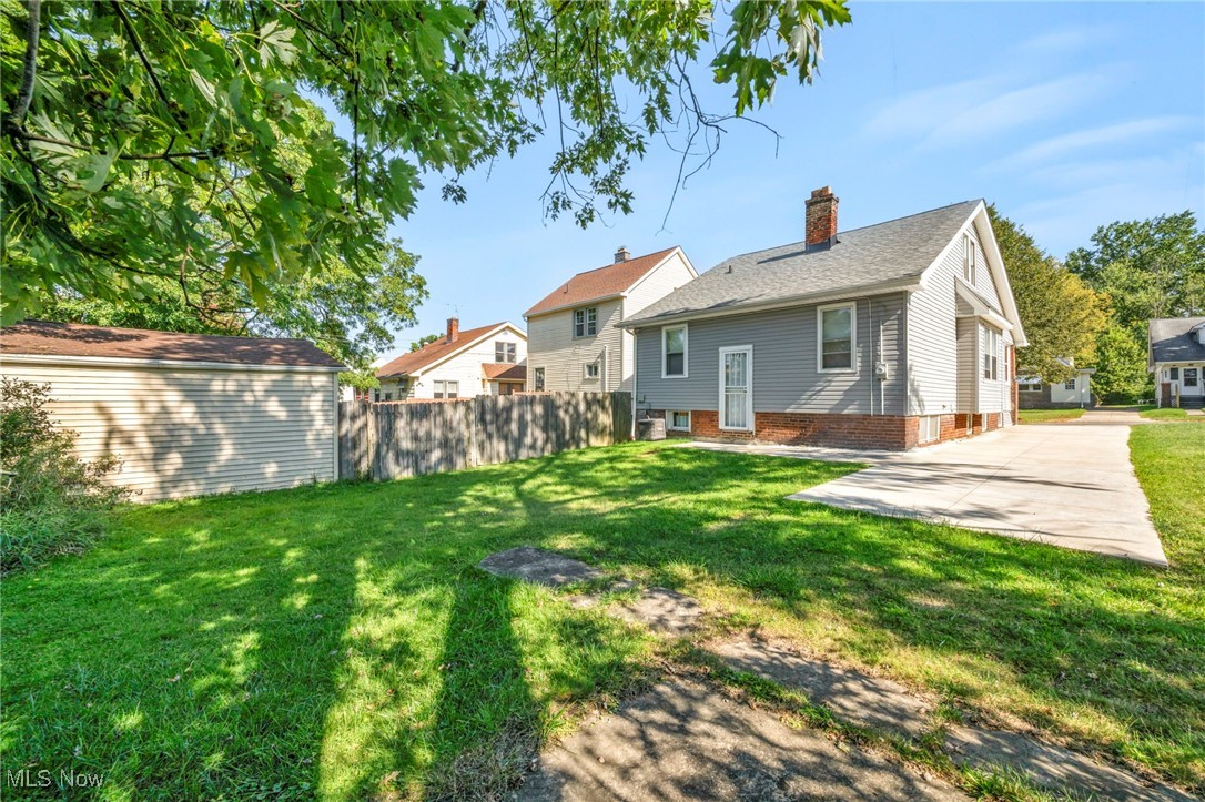 5570 Dalewood Avenue