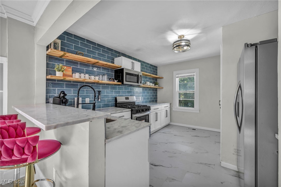 5570 Dalewood Avenue