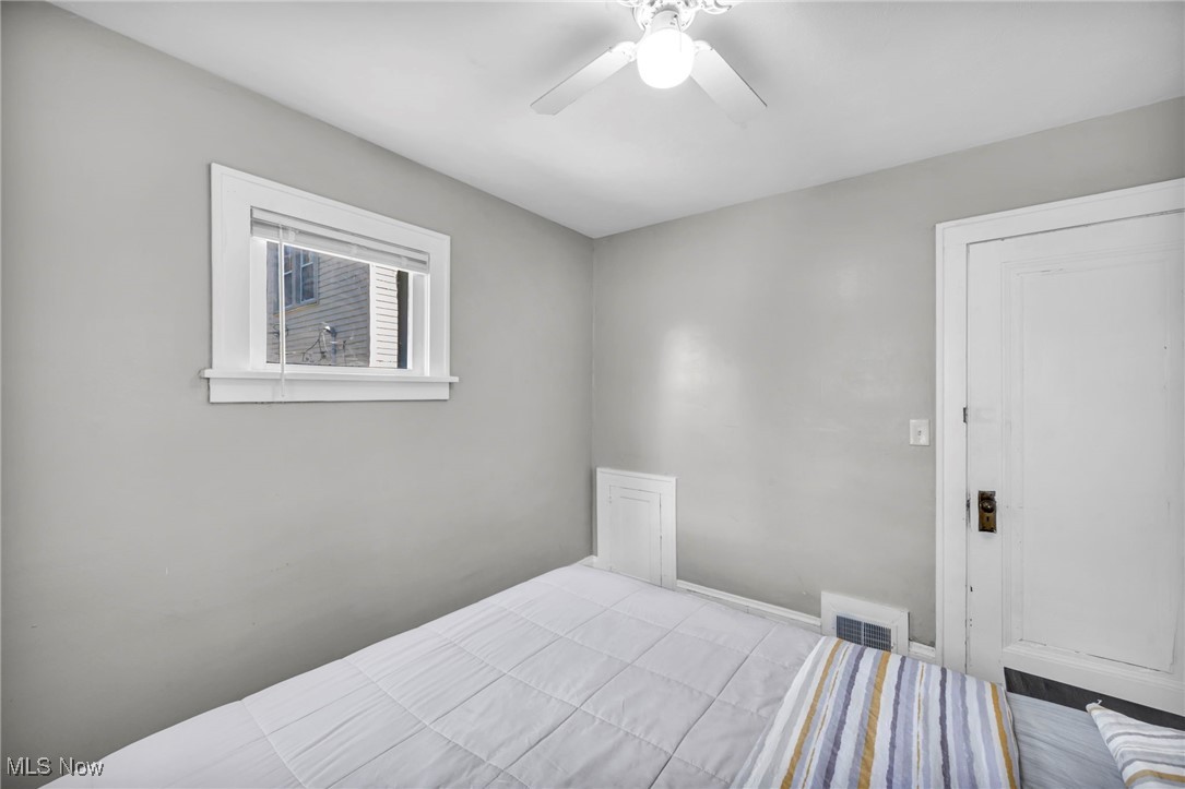 5570 Dalewood Avenue