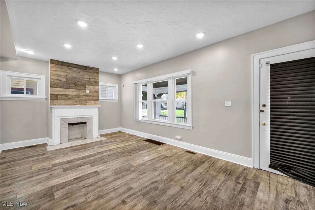 13315 Thornhurst Avenue