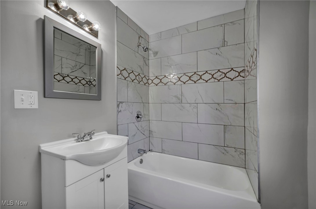 13315 Thornhurst Avenue