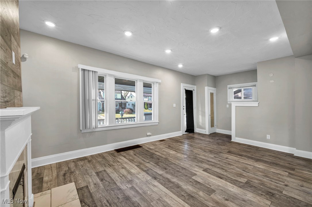 13315 Thornhurst Avenue