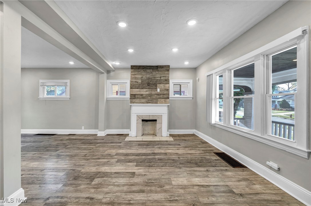 13315 Thornhurst Avenue