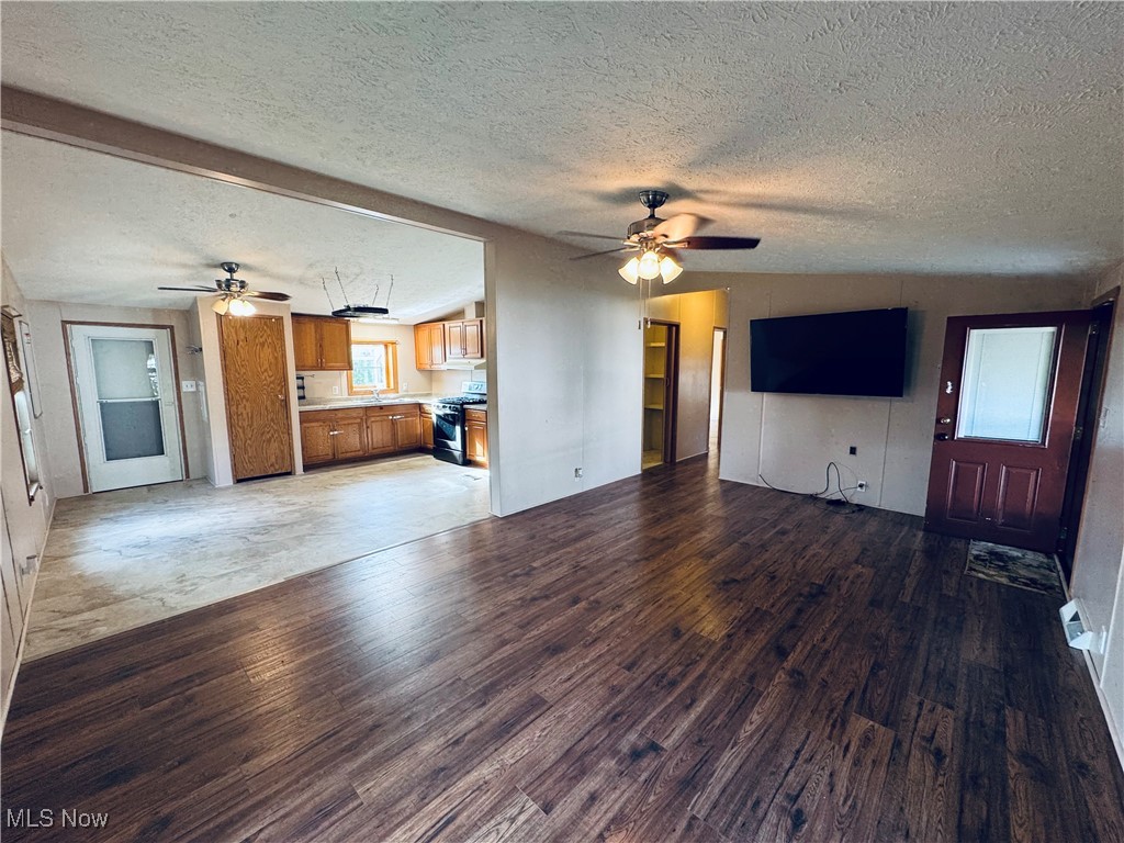 26240 Broadway Avenue 67