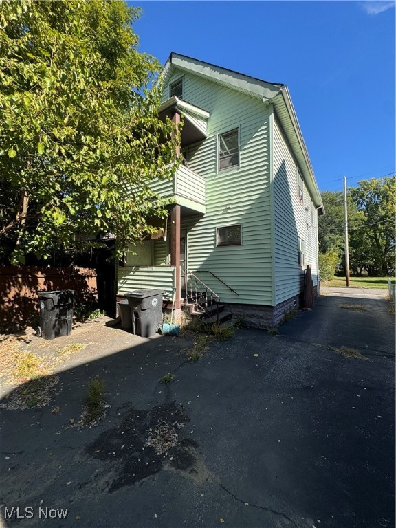 3660 E 76th Street Up