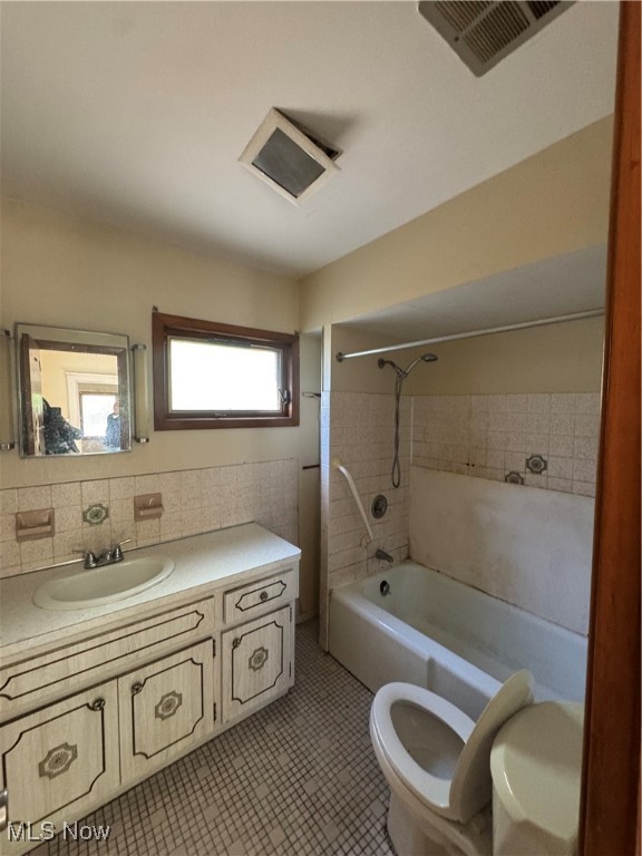 3660 E 76th Street Down