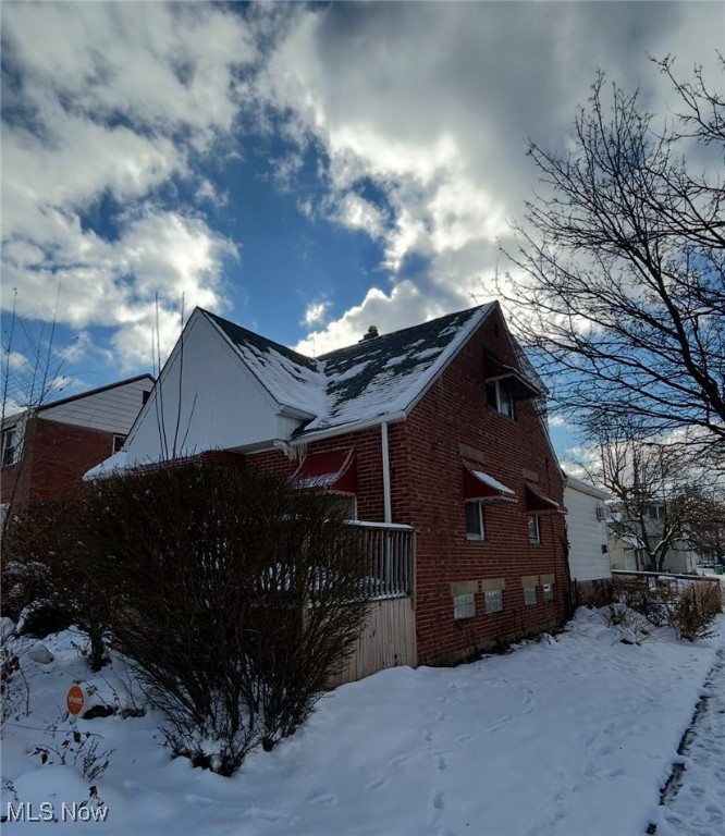 21202 Hillgrove Avenue