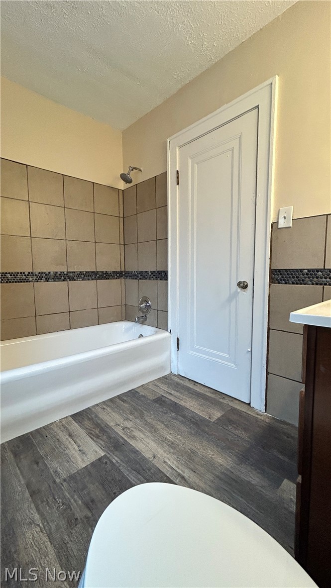 3258 E Berkshire Road