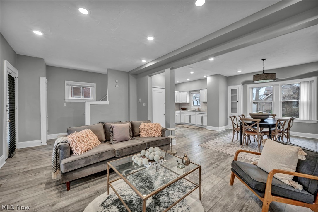 13315 Thornhurst Avenue