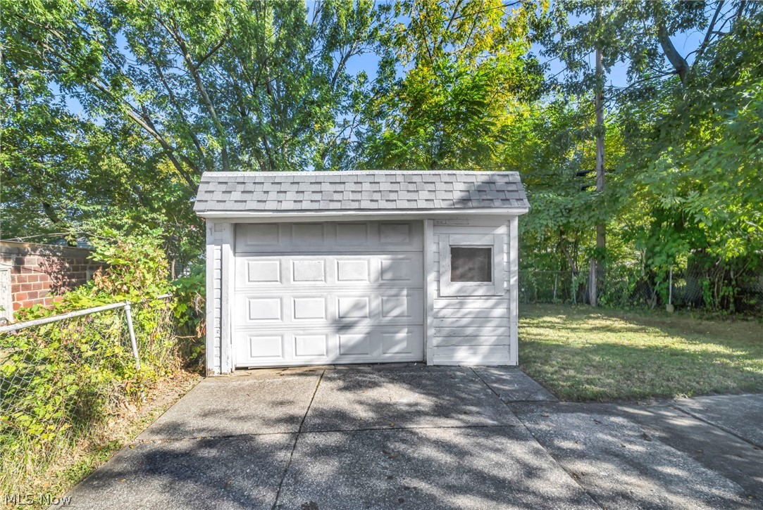 13315 Thornhurst Avenue