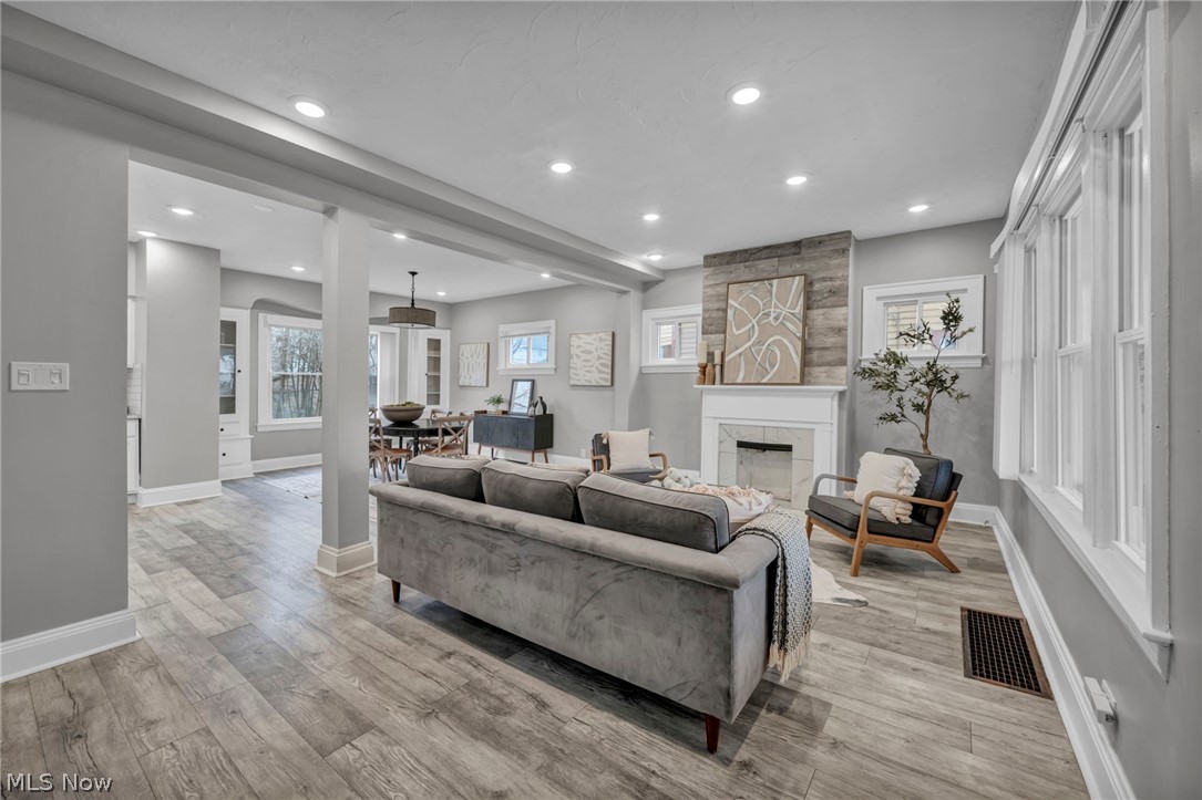 13315 Thornhurst Avenue