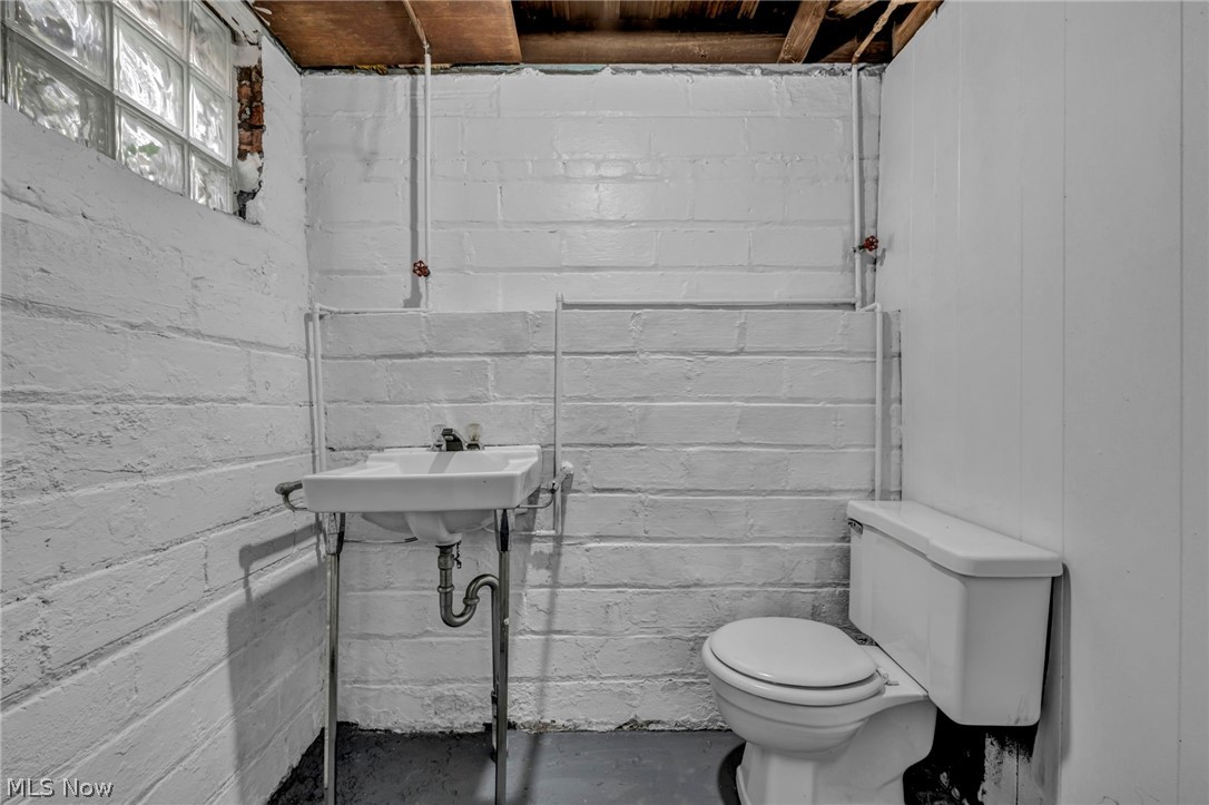 13315 Thornhurst Avenue