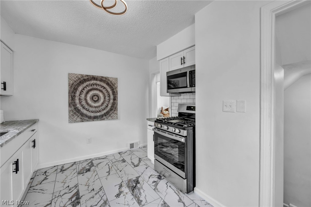 16306 Clearview Avenue