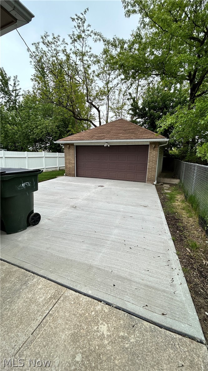 1563 E 196th Street