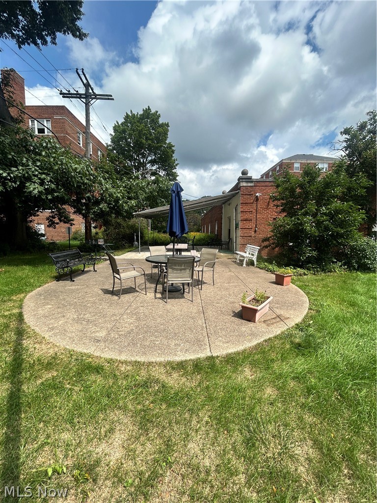 13800 Fairhill Road 318