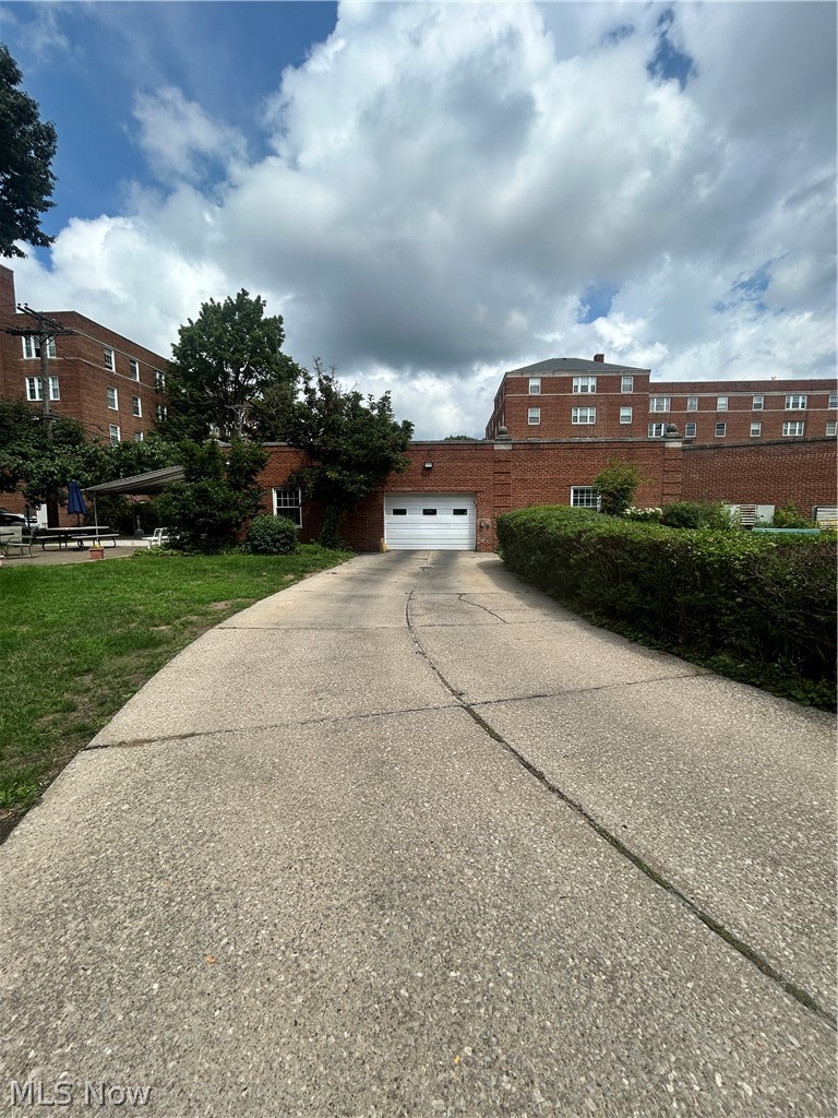 13800 Fairhill Road 318