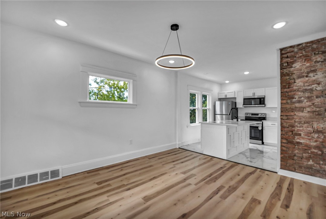 2838 E 124th Street