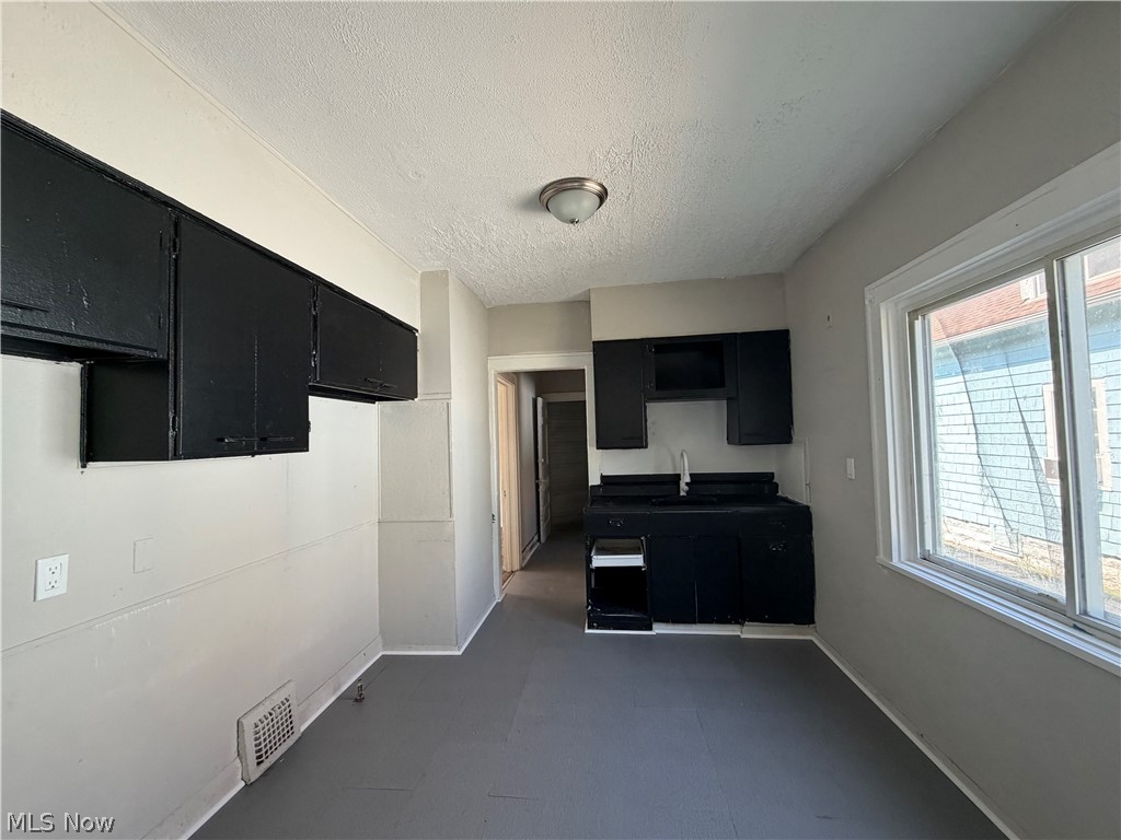 3305 W 33rd Street
